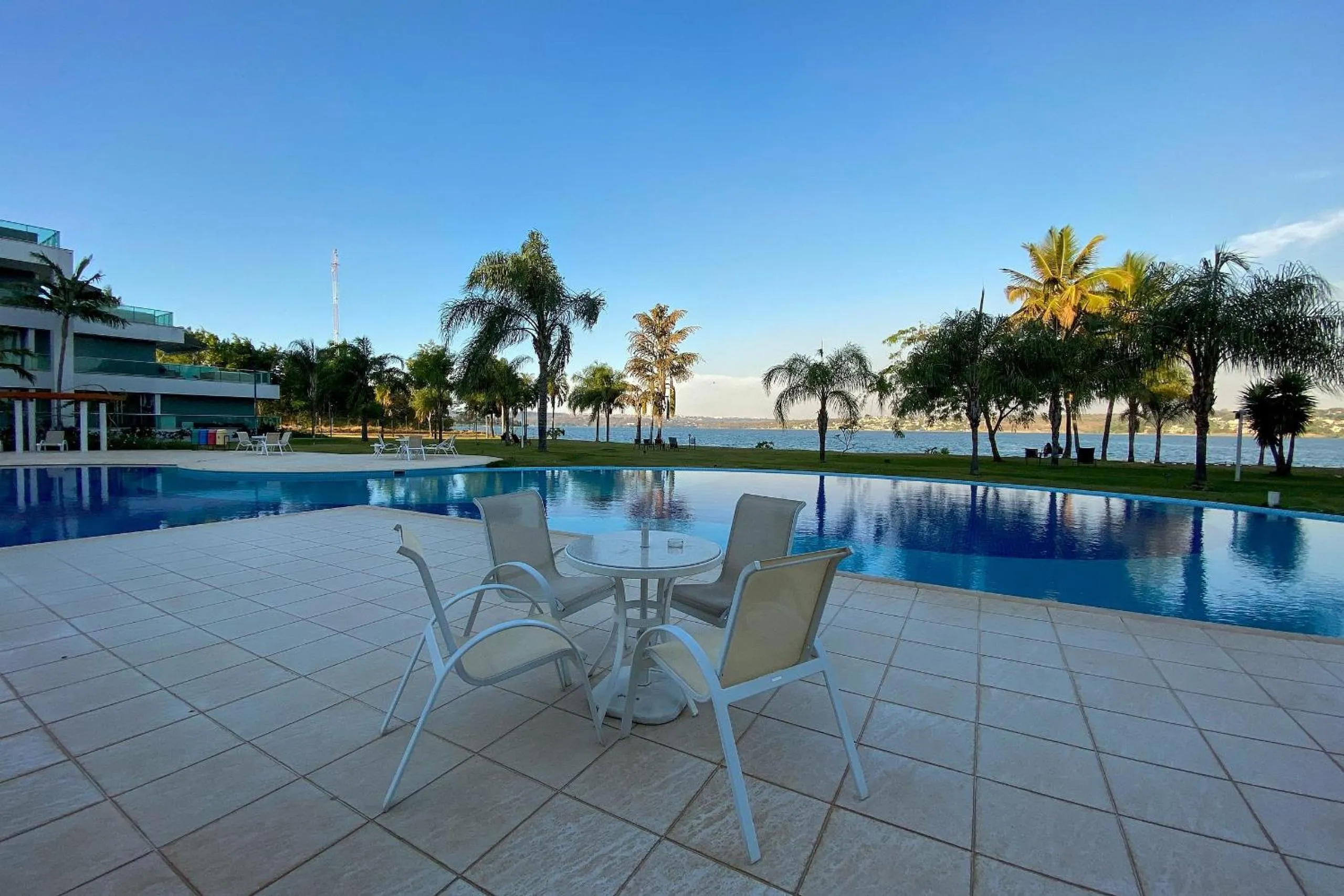 Swimming pool in OZPED Flats Particulares Lake View