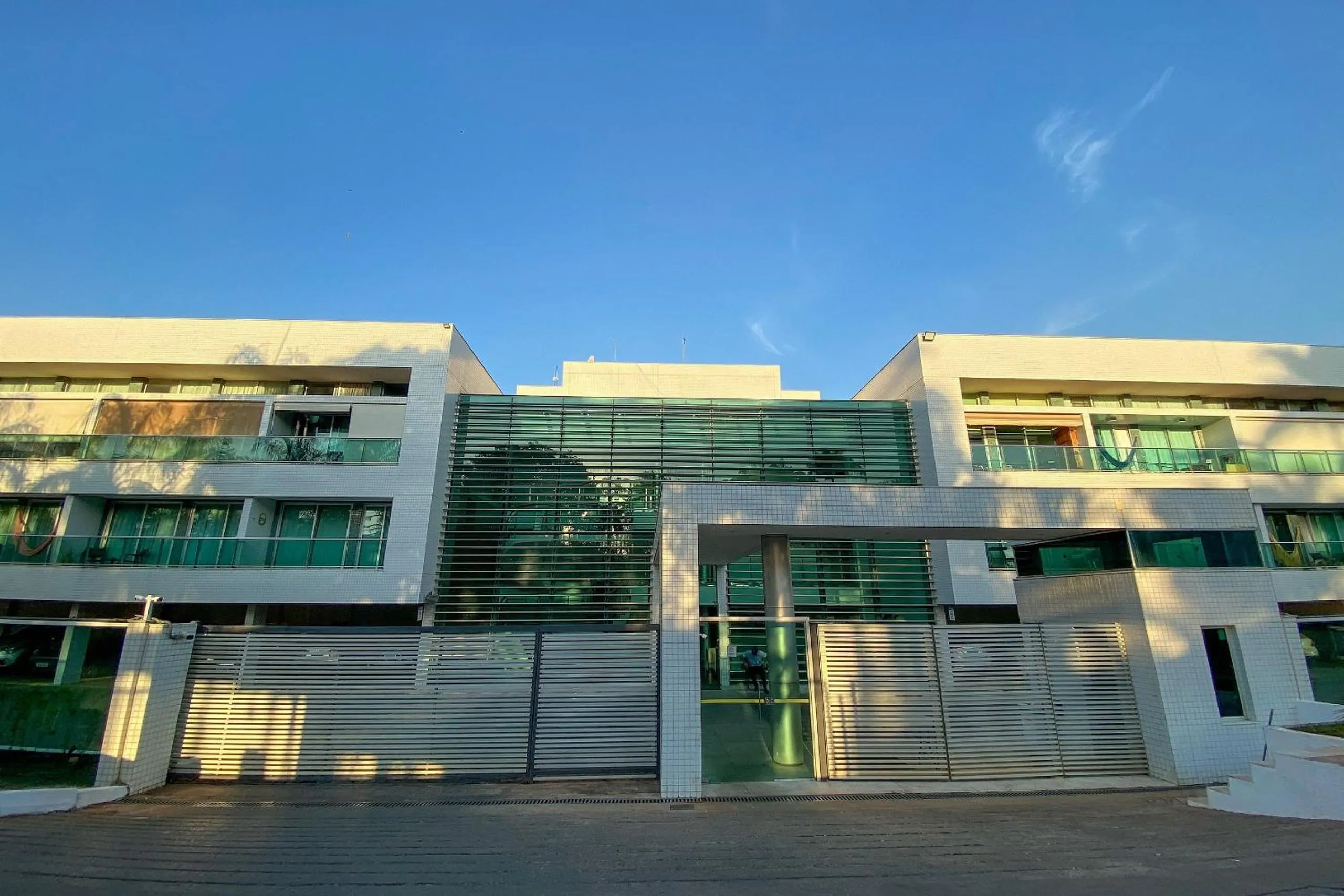 Facade/entrance in OZPED Flats Particulares Lake View