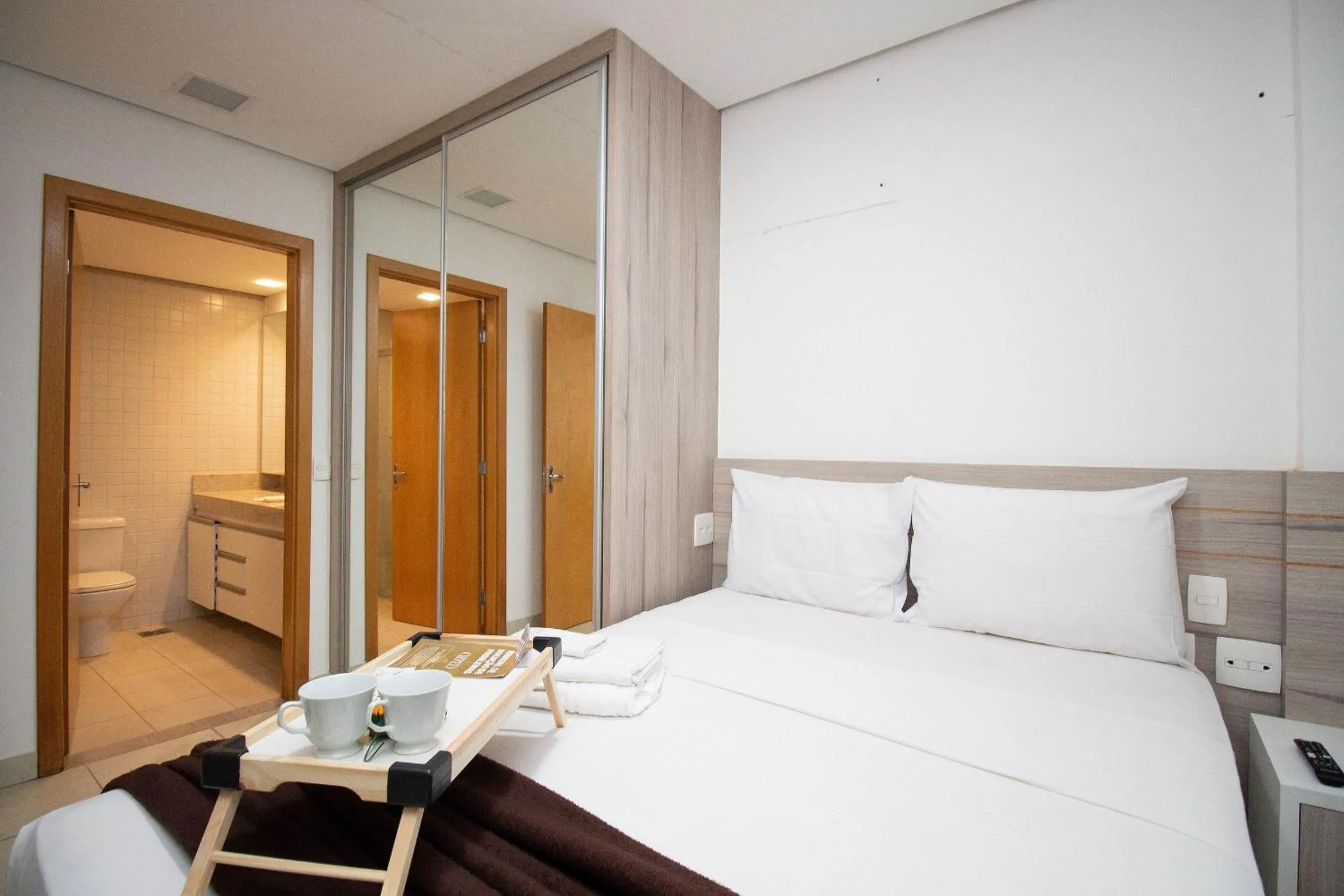 Bedroom, Bed in OZPED Flats Particulares Lake View