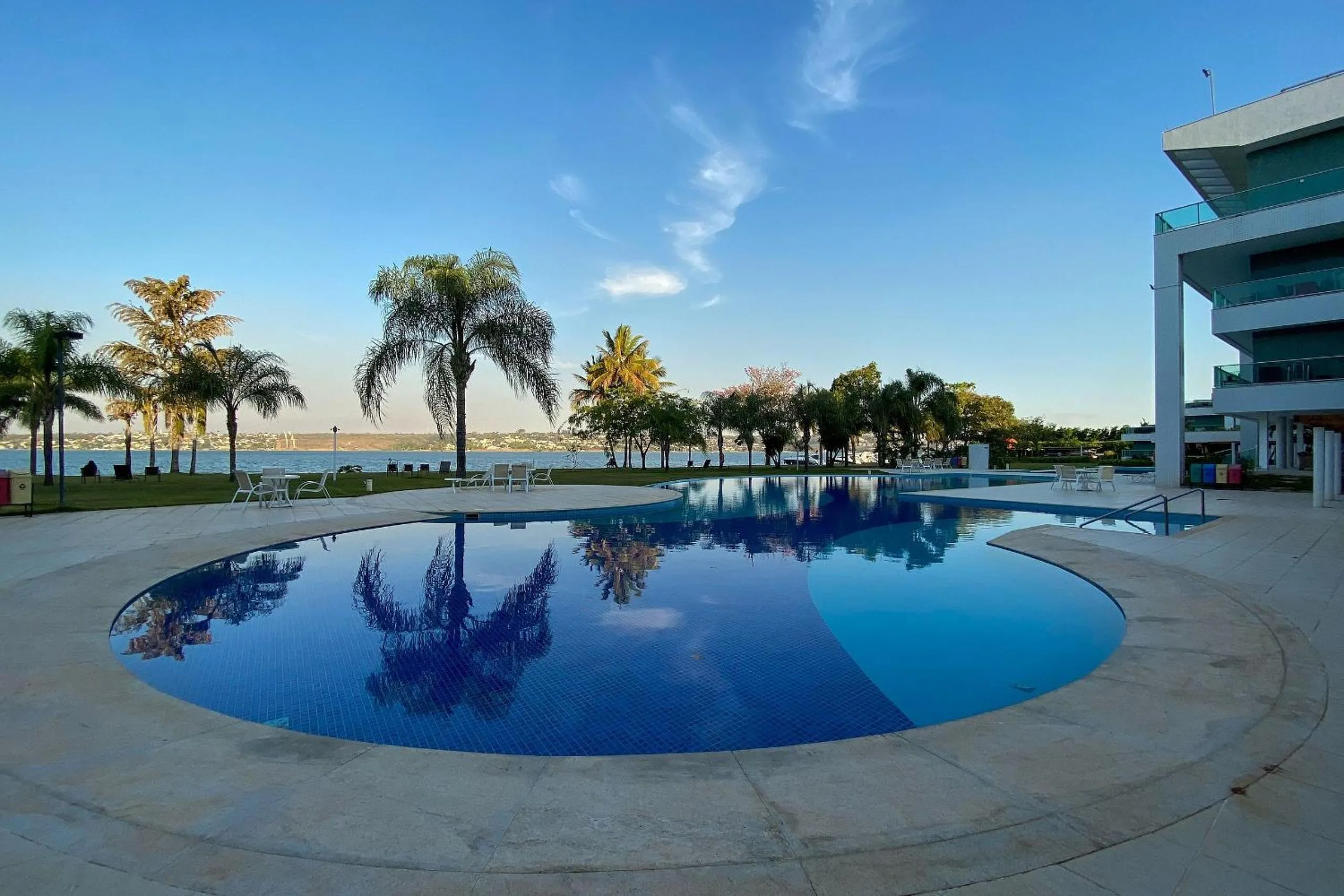 Swimming pool in OZPED Flats Particulares Lake View