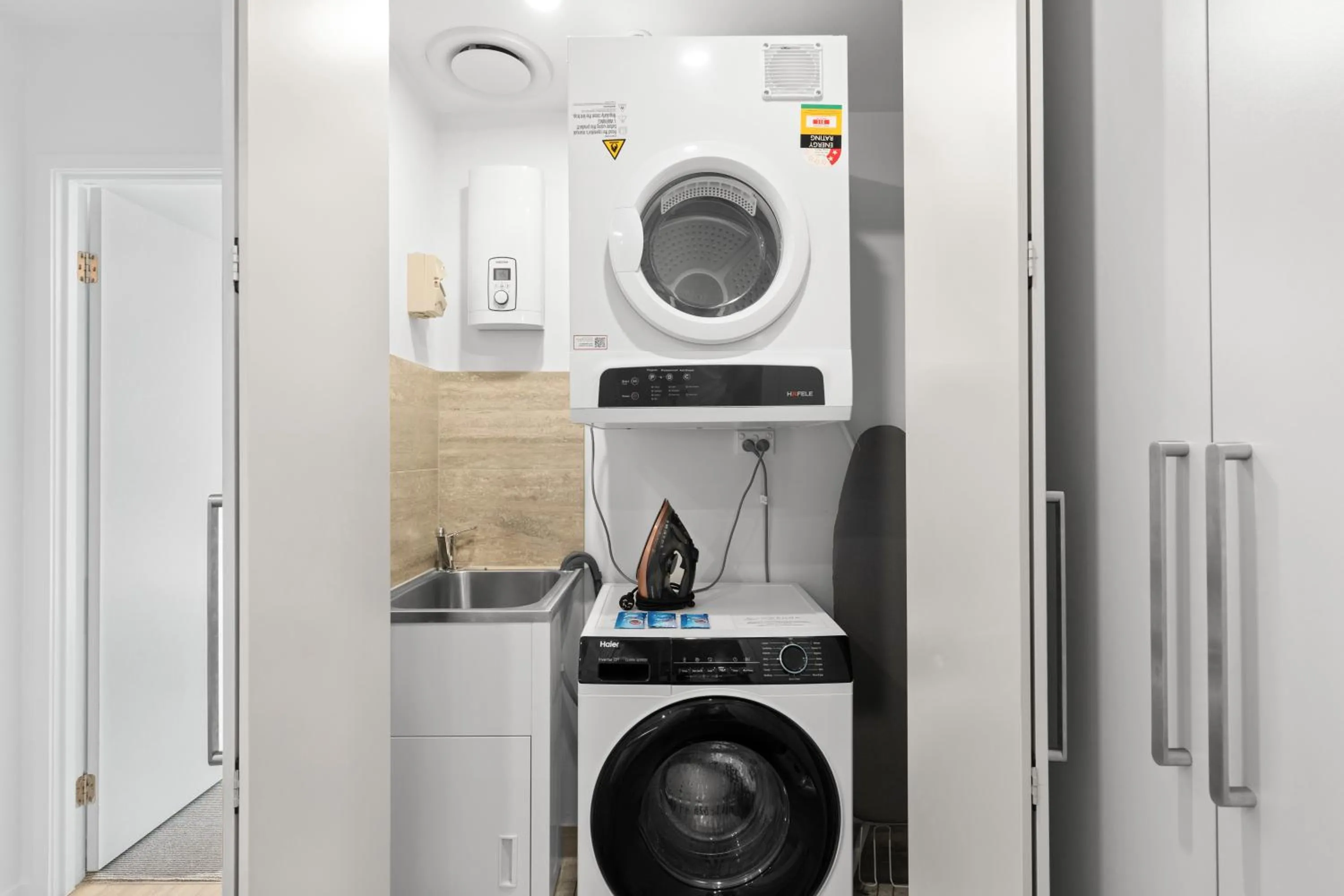 washing machine in Lowanna Beach Resort Kawana