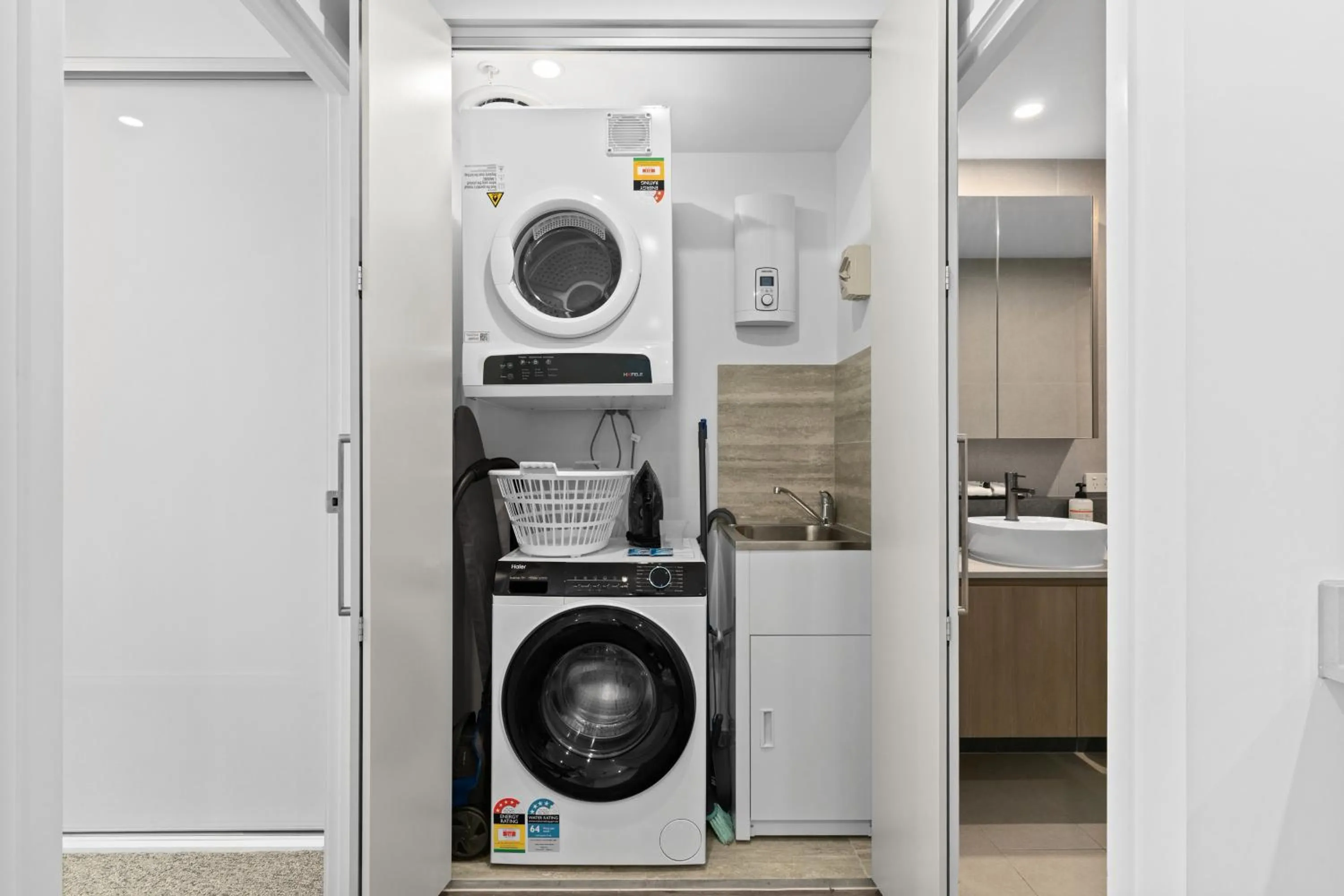 washing machine in Lowanna Beach Resort Kawana