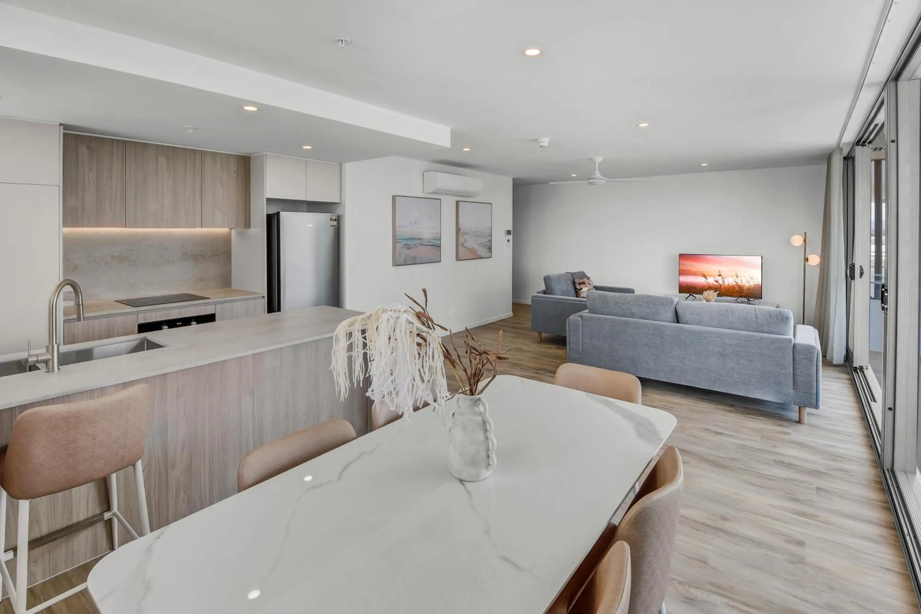 Kitchen or kitchenette in Lowanna Beach Resort Kawana