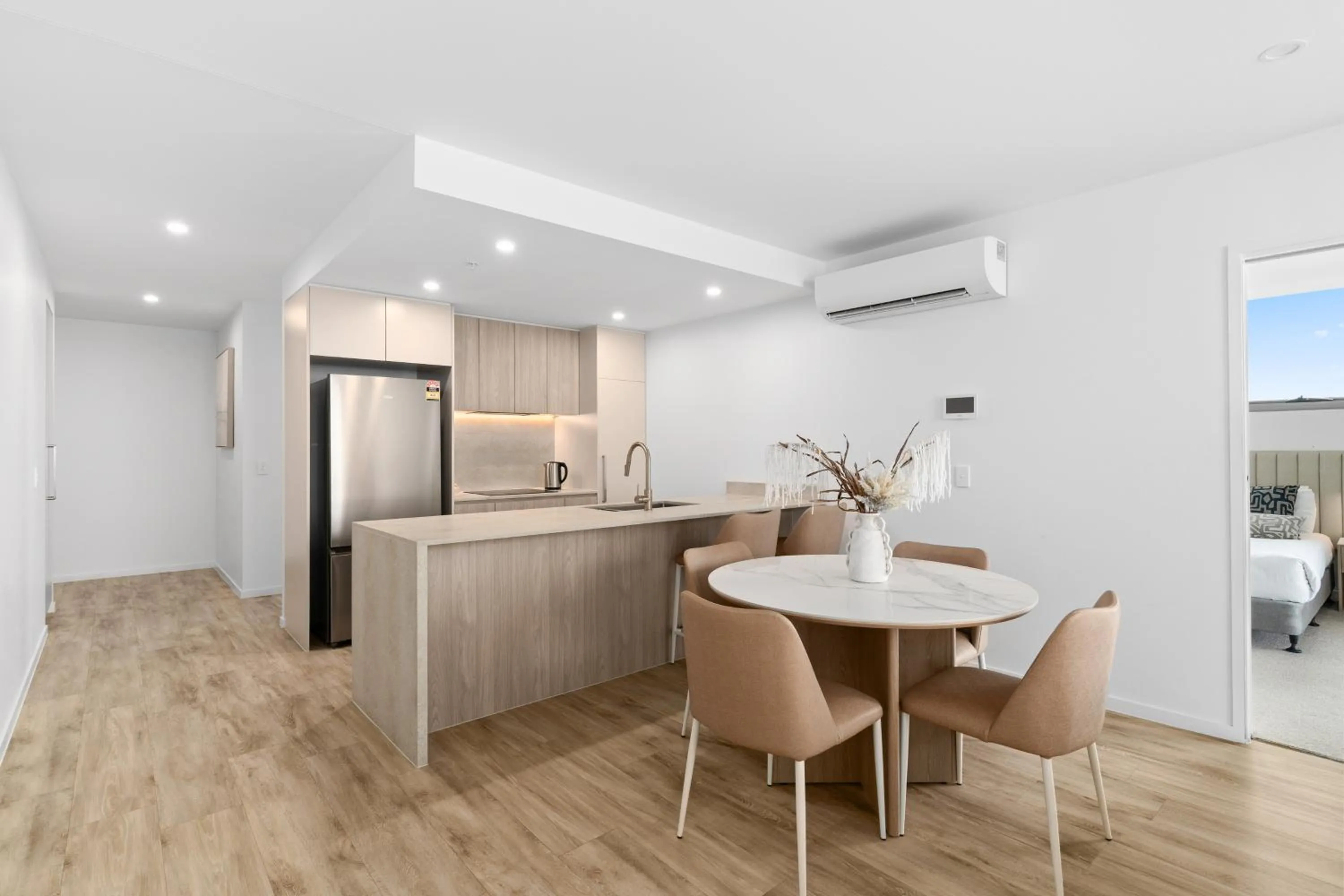 Kitchen or kitchenette in Lowanna Beach Resort Kawana