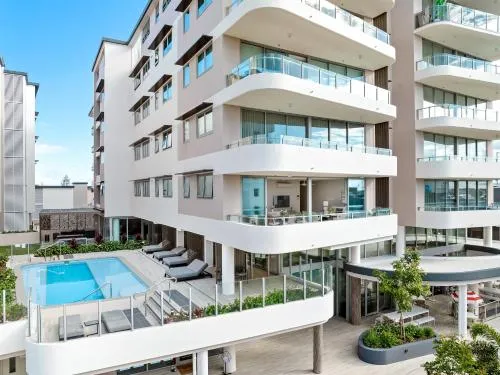 Lowanna Beach Resort Kawana