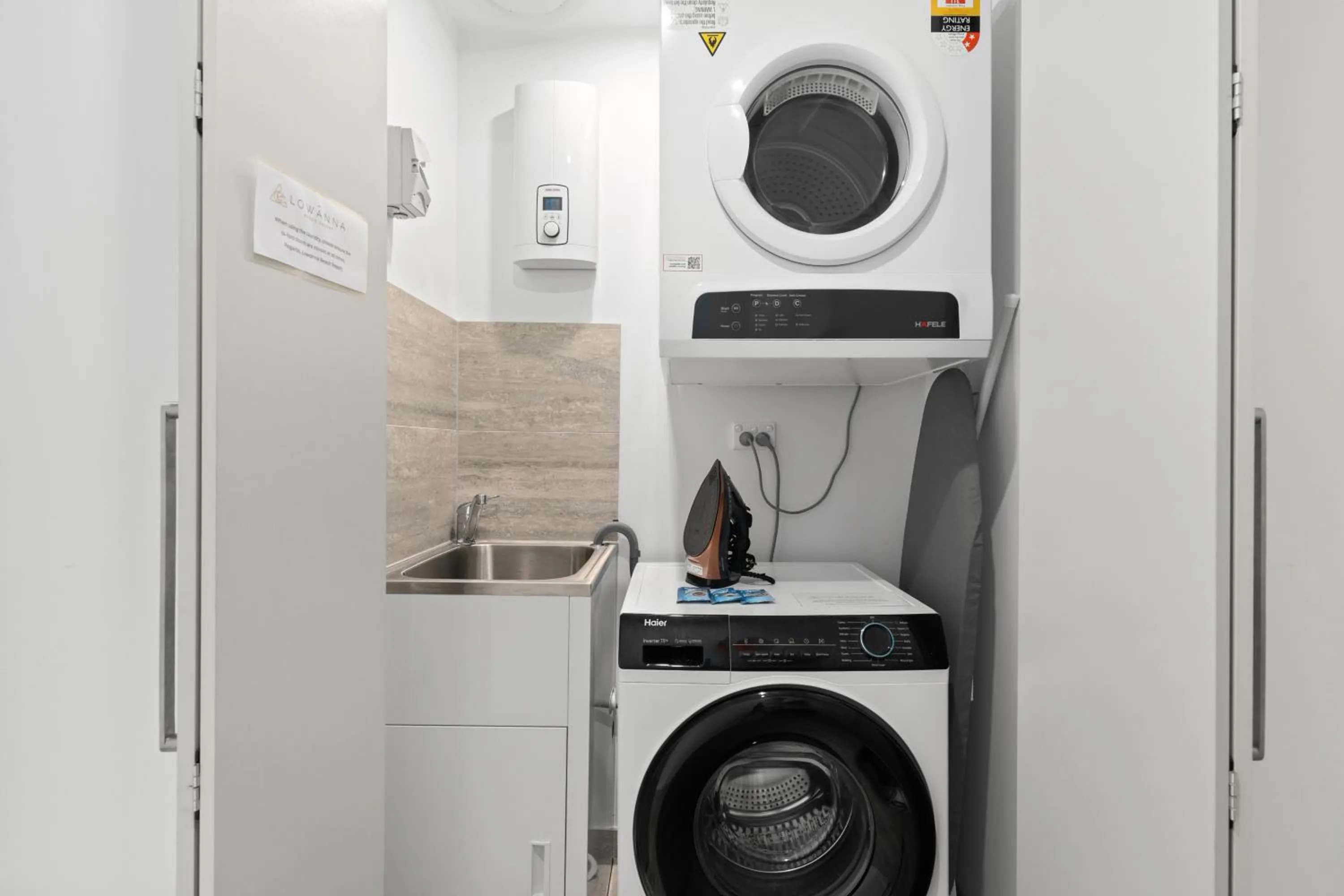 washing machine in Lowanna Beach Resort Kawana