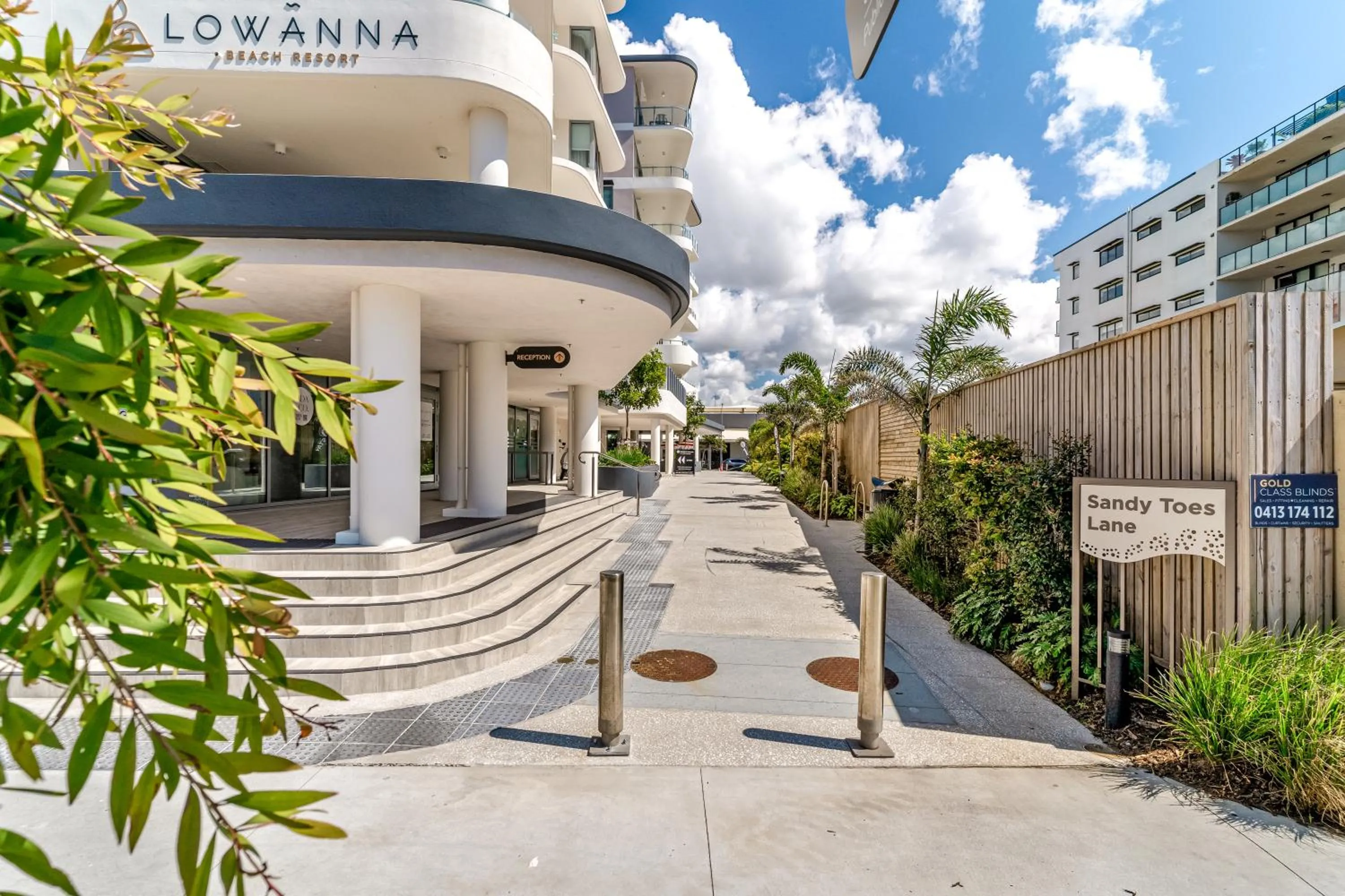 Street view in Lowanna Beach Resort Kawana