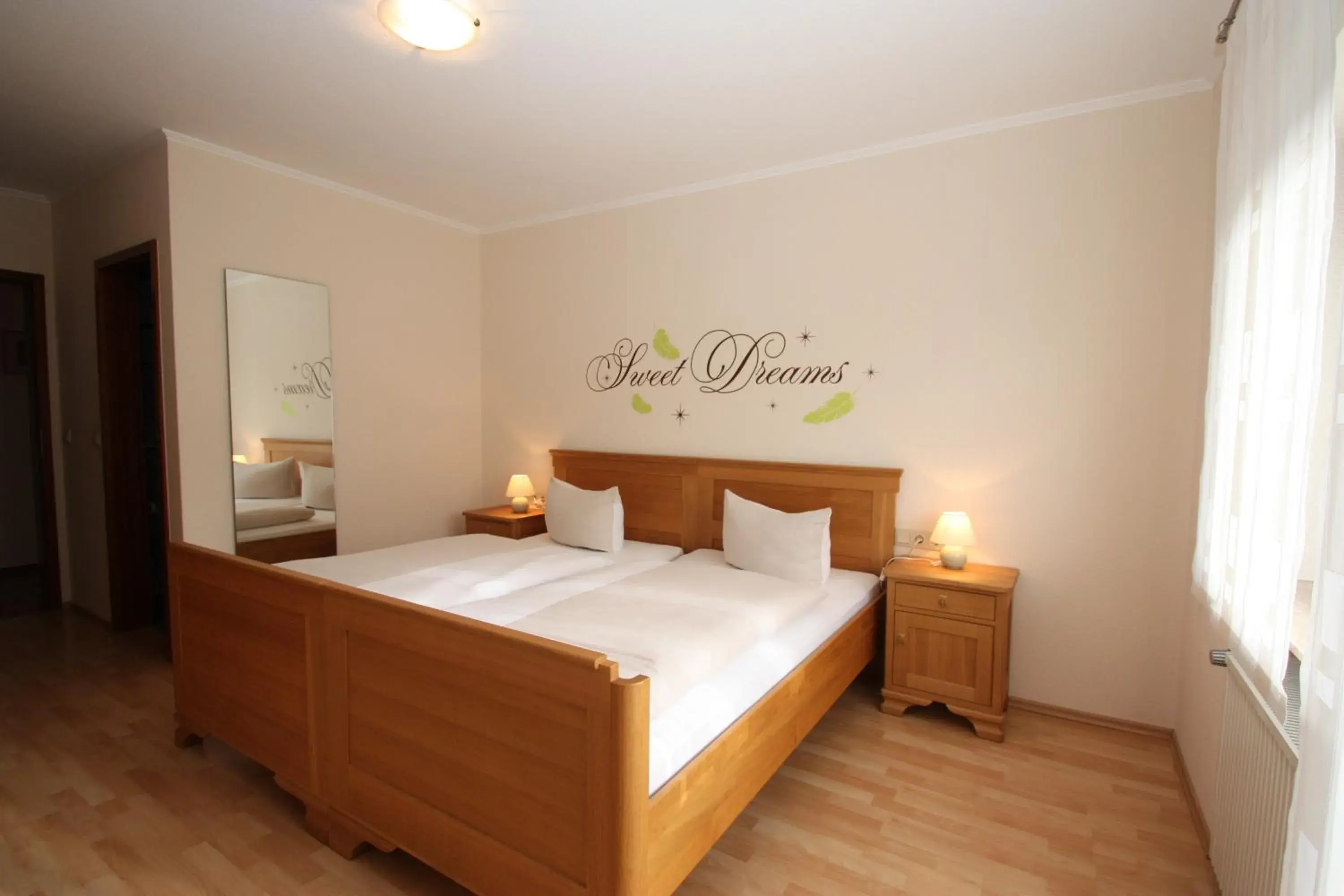 Double Room with Balcony - single occupancy in Gasthaus Pension Geimer Double Room with Balcony - single occupancy in Gasthaus Pension Geimer