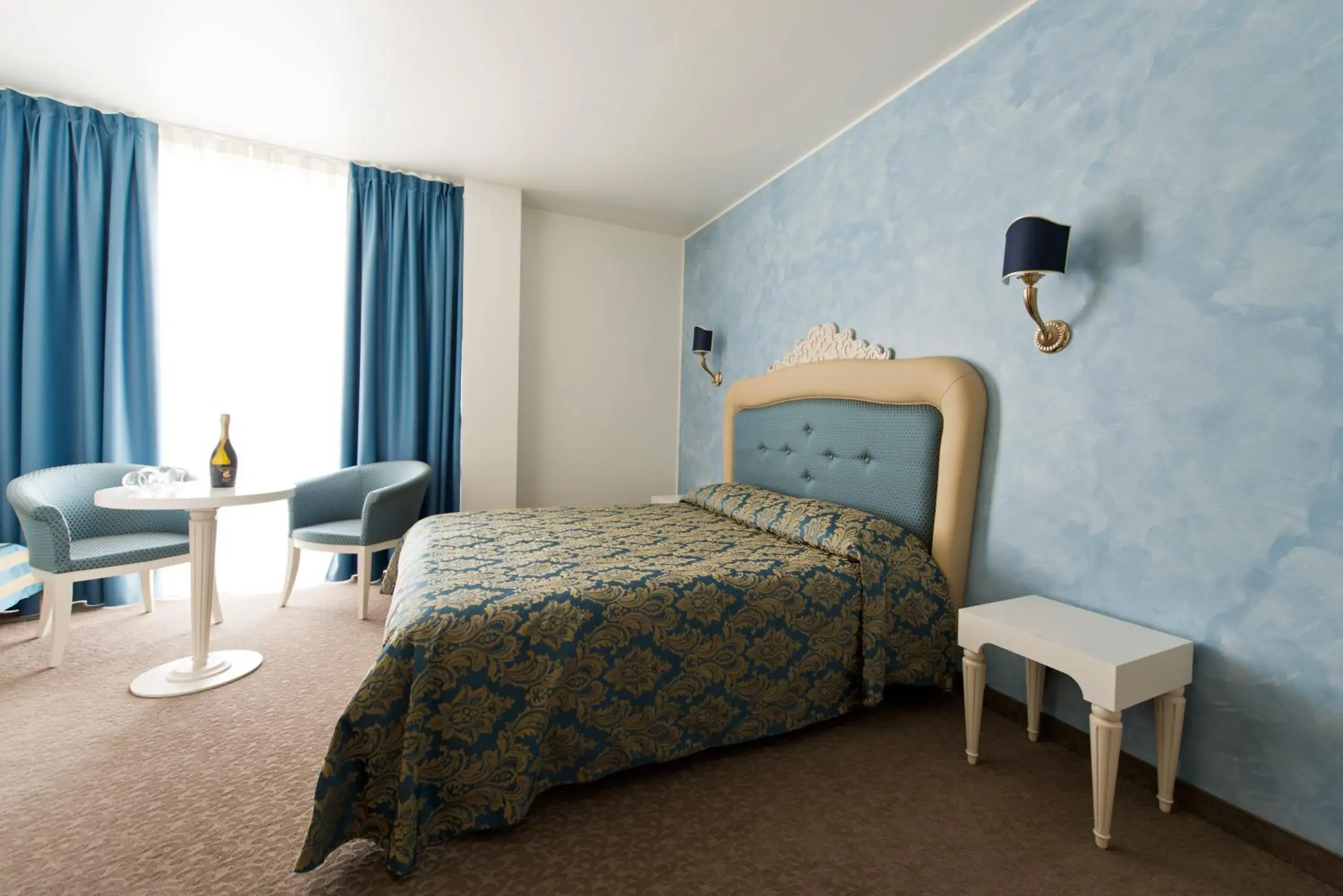 Superior Triple Room in Palace Hotel & SPA La CONCHIGLIA D' ORO Superior Triple Room in Palace Hotel & SPA La CONCHIGLIA D' ORO