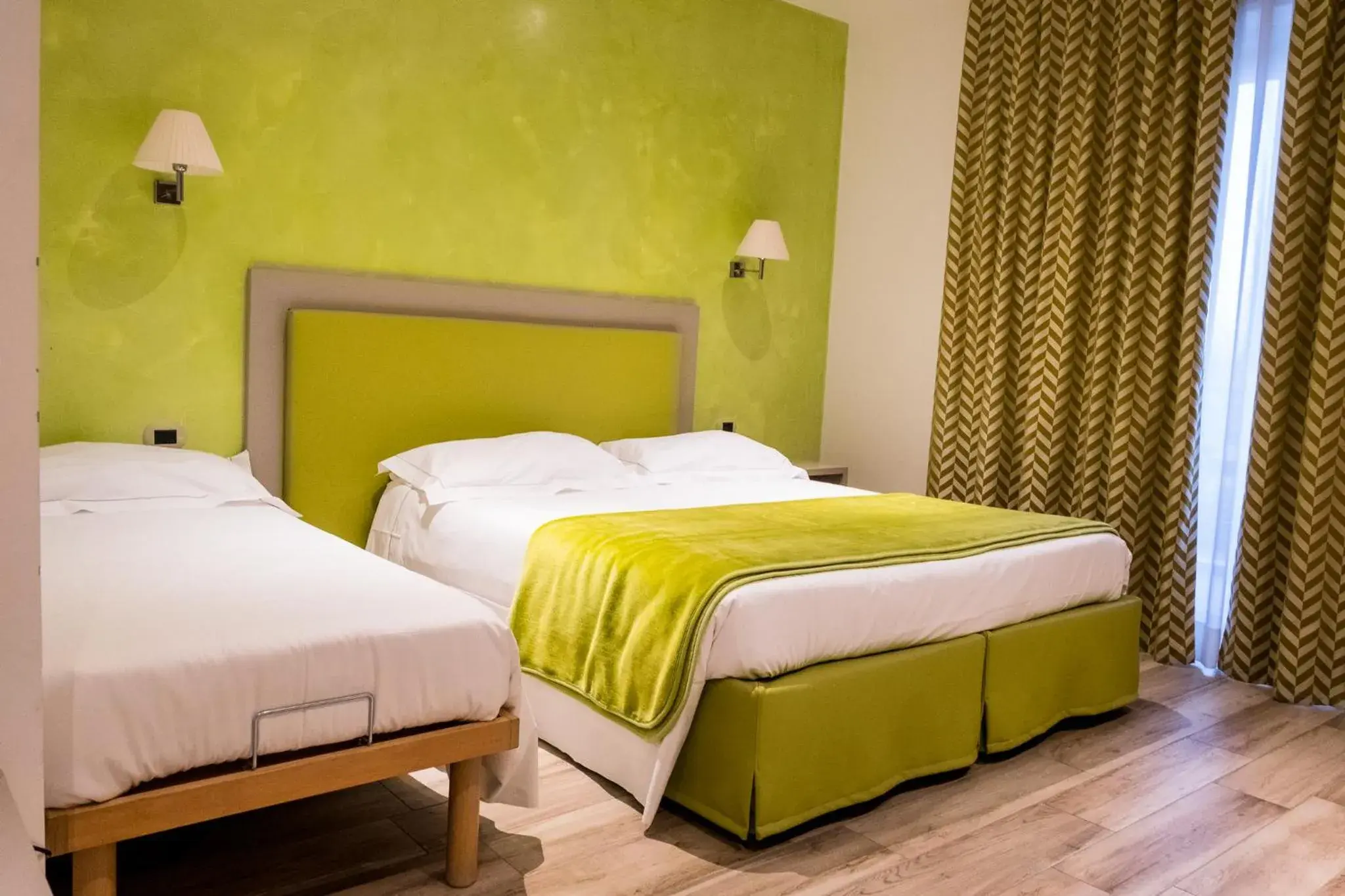 Quadruple Room with Balcony in Palace Hotel & SPA La CONCHIGLIA D' ORO Quadruple Room with Balcony in Palace Hotel & SPA La CONCHIGLIA D' ORO