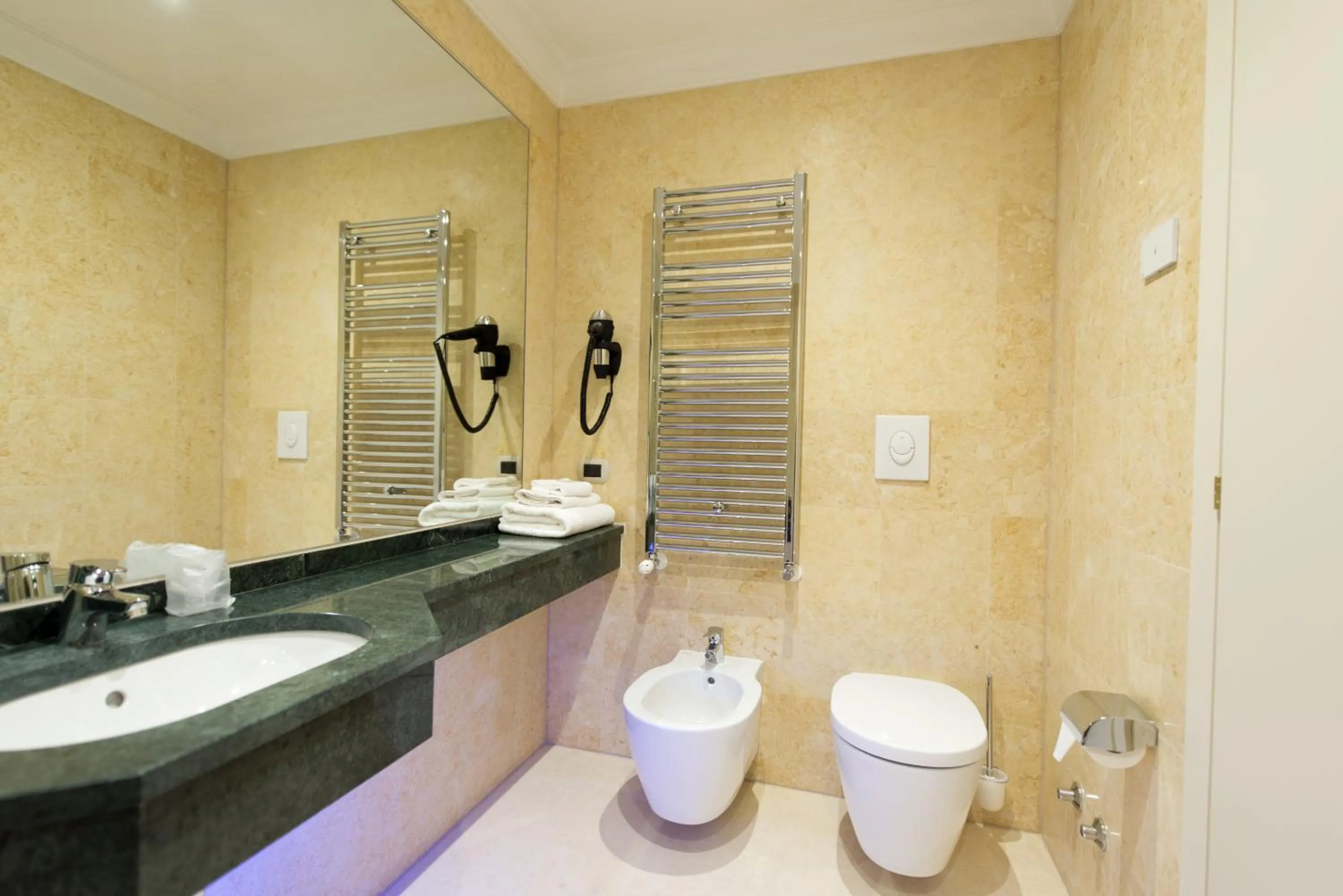 Bathroom in Palace Hotel & SPA La CONCHIGLIA D' ORO