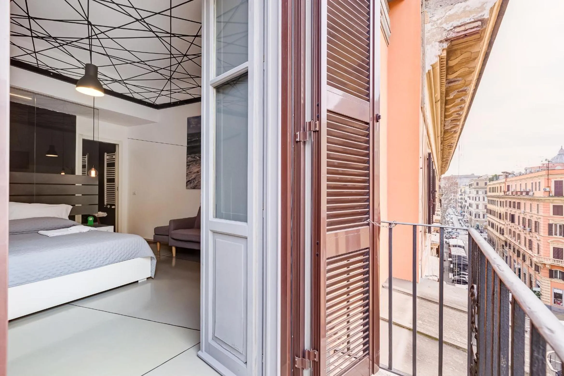 Property building, Bed in The Upper Suites