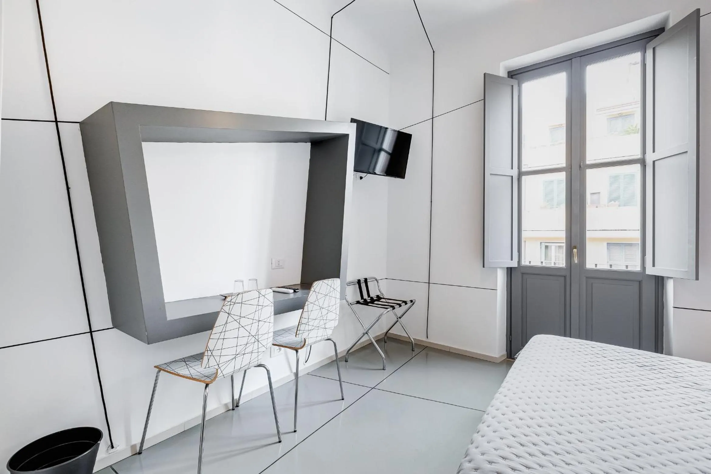 TV and multimedia, Bed in The Upper Suites