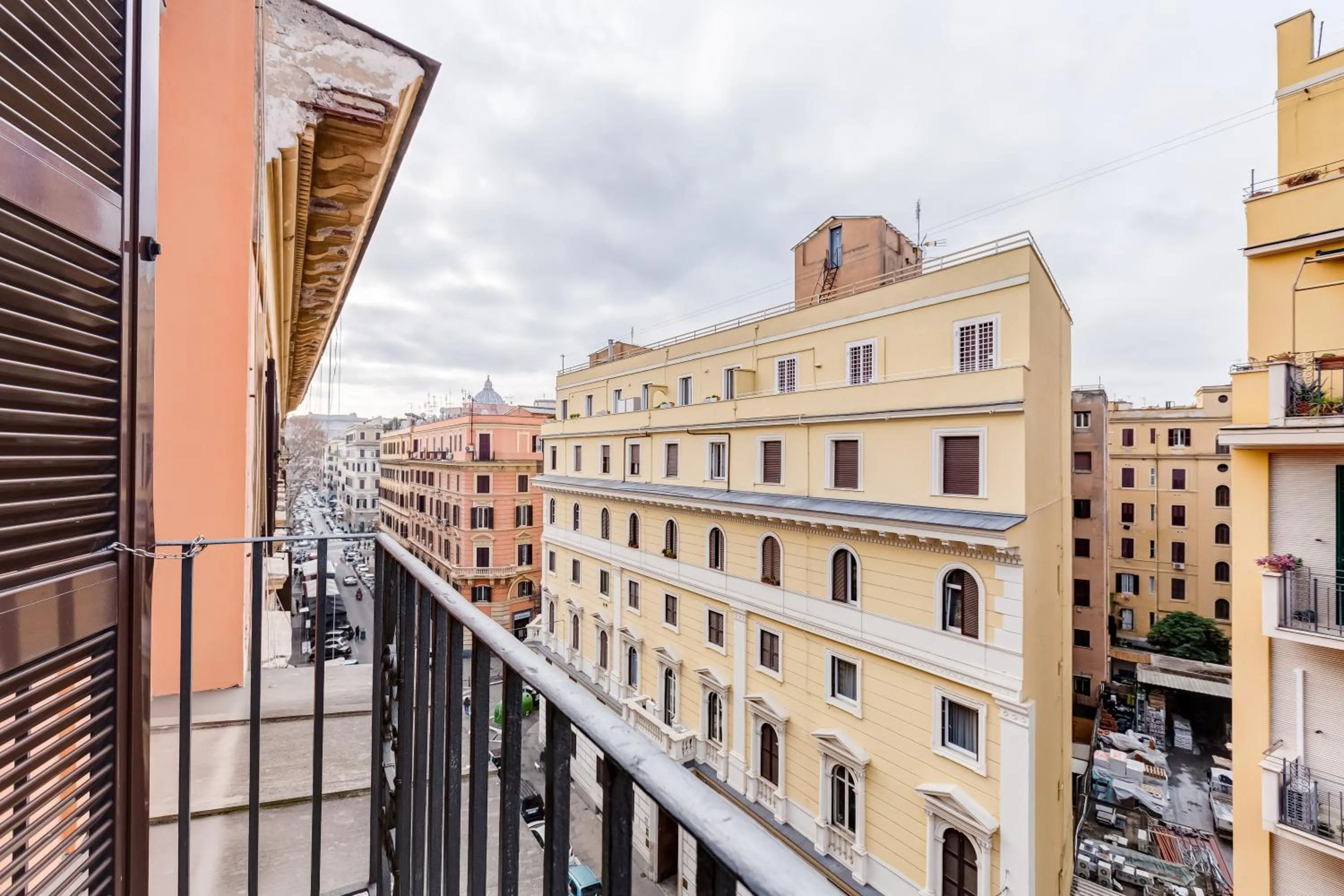 Neighbourhood in The Upper Suites