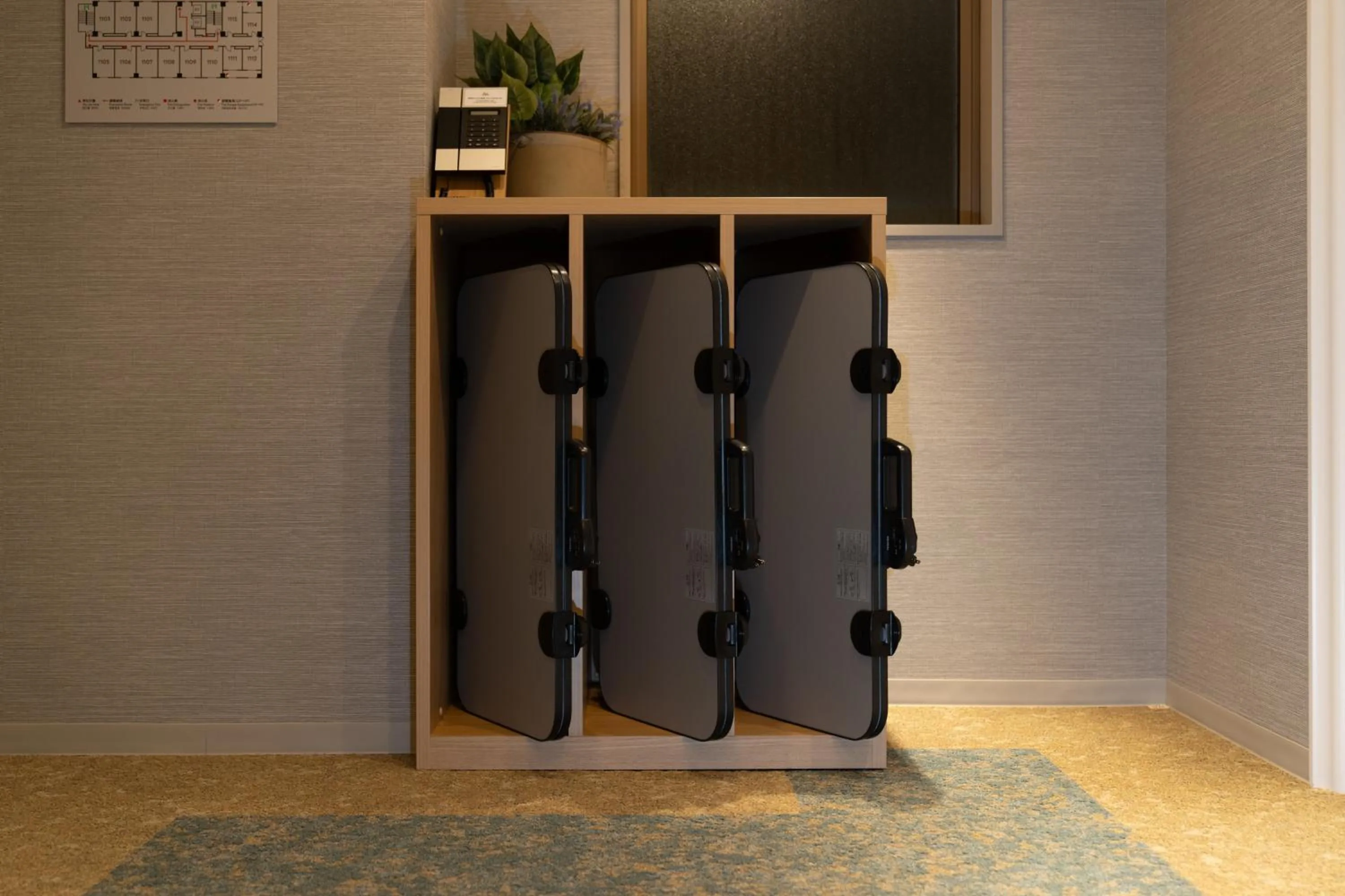 trouser press in Hotel Enoe Hakodate