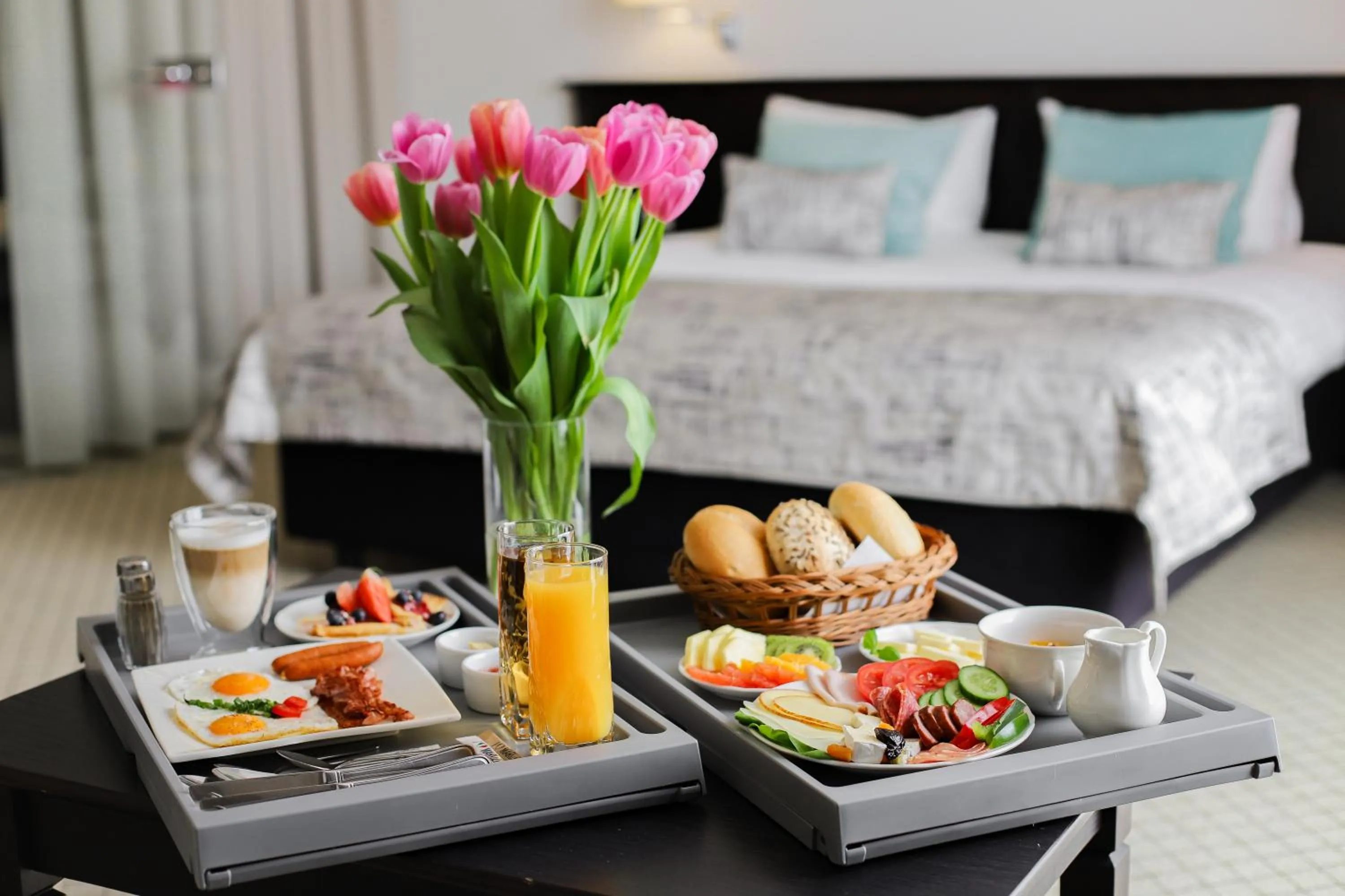 Breakfast, Bed in Hotel Toscania