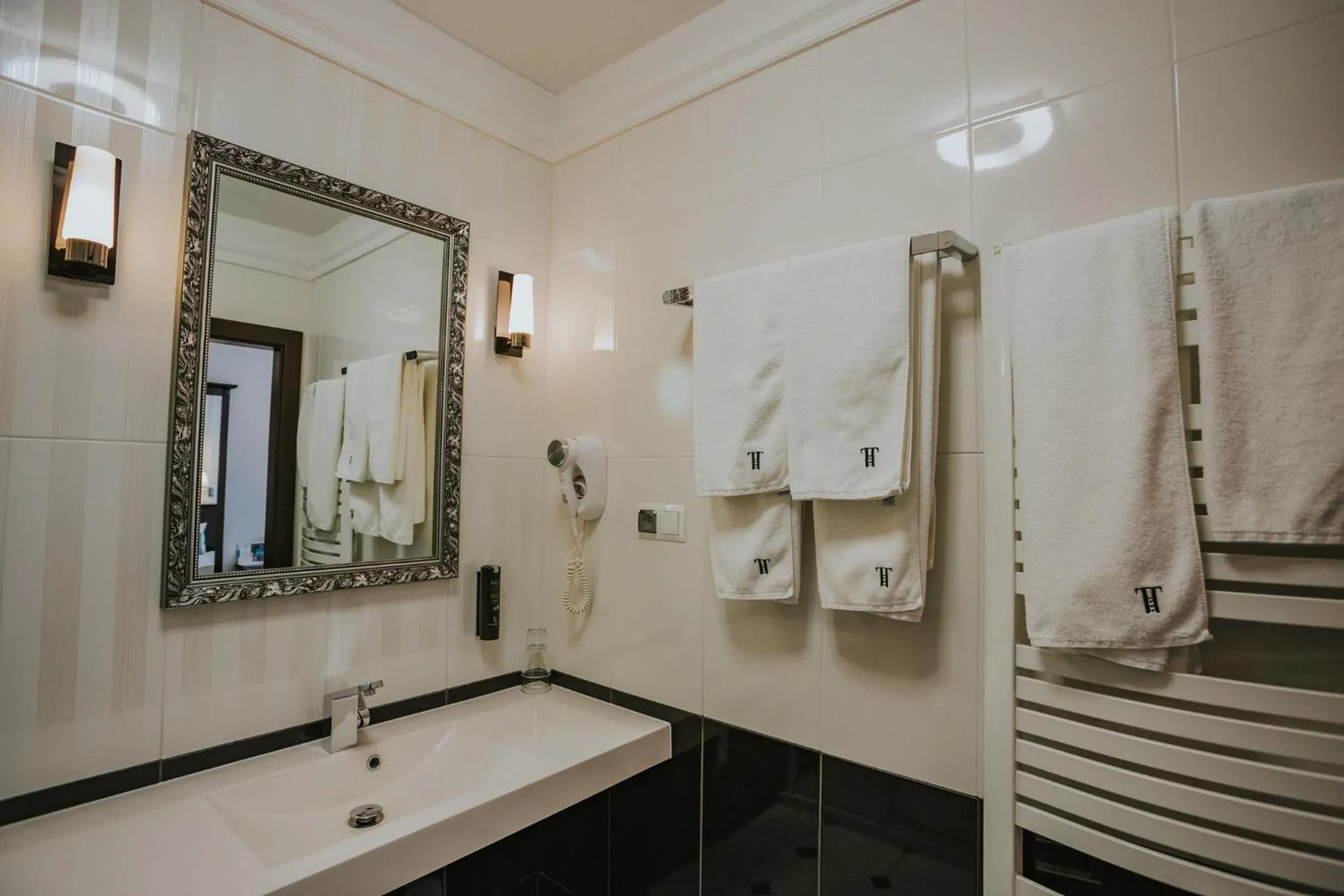 Bathroom in Hotel Toscania