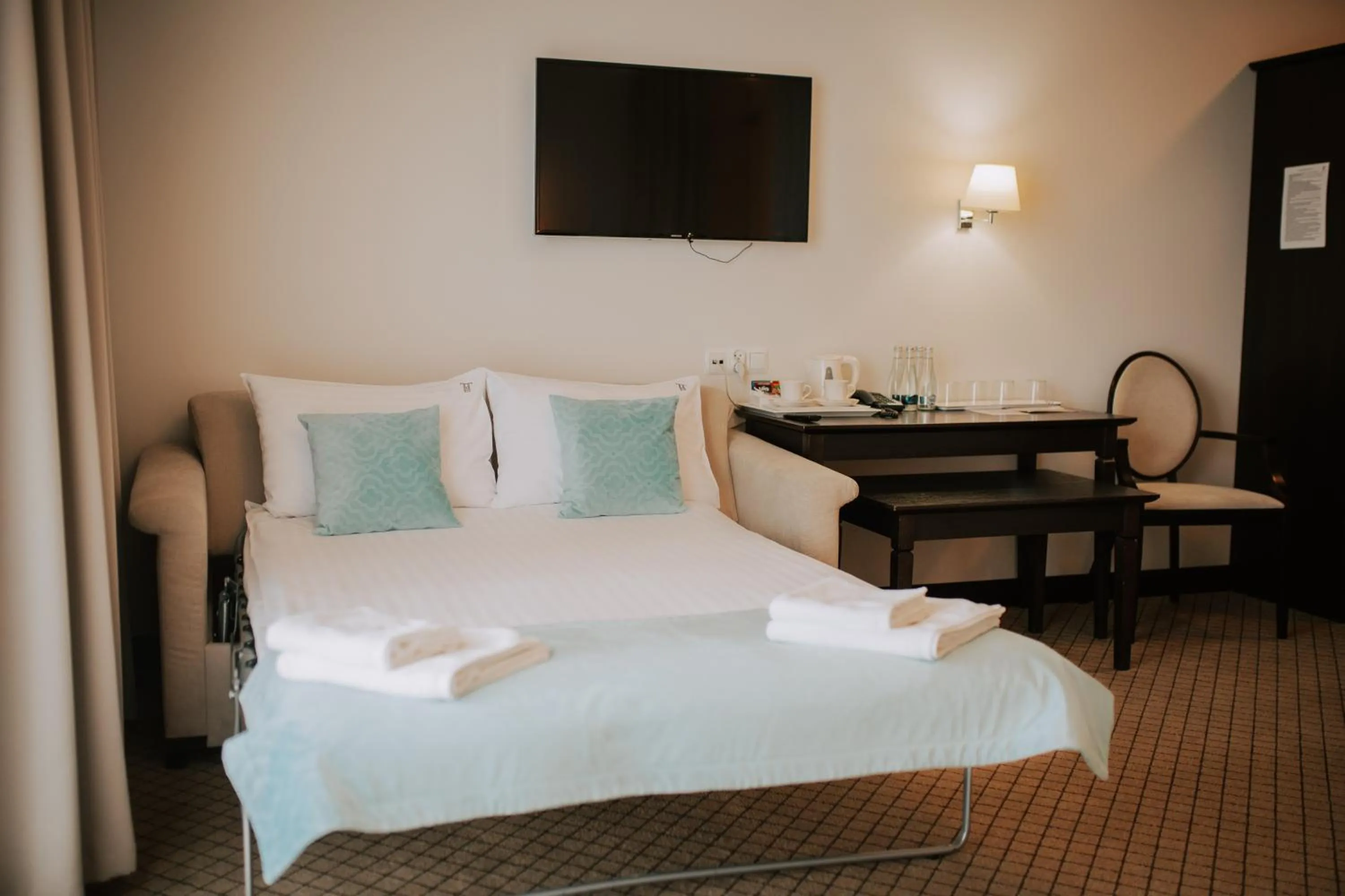 Coffee/tea facilities, Bed in Hotel Toscania