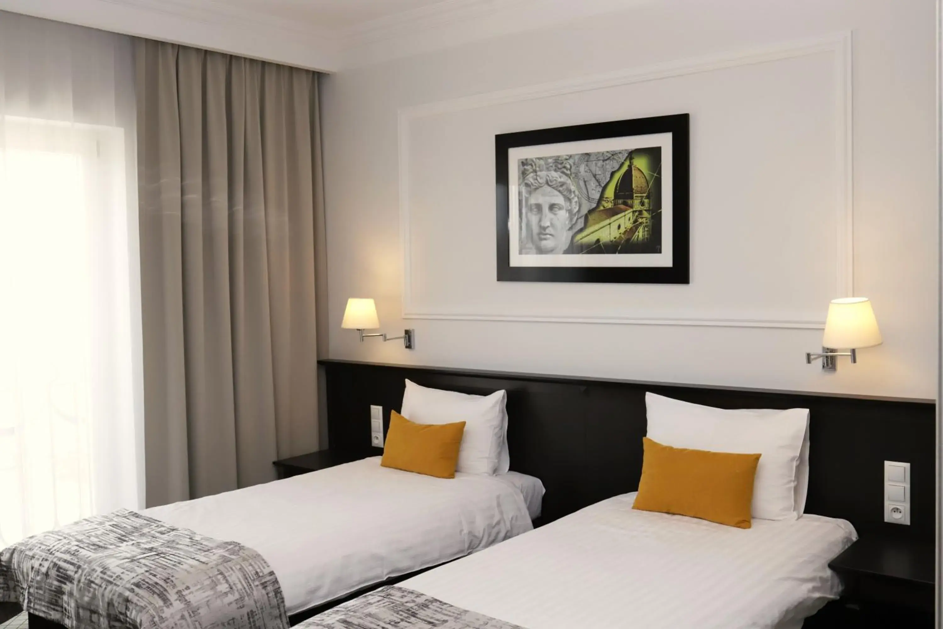 Large Single Room - single occupancy in Hotel Toscania Large Single Room - single occupancy in Hotel Toscania