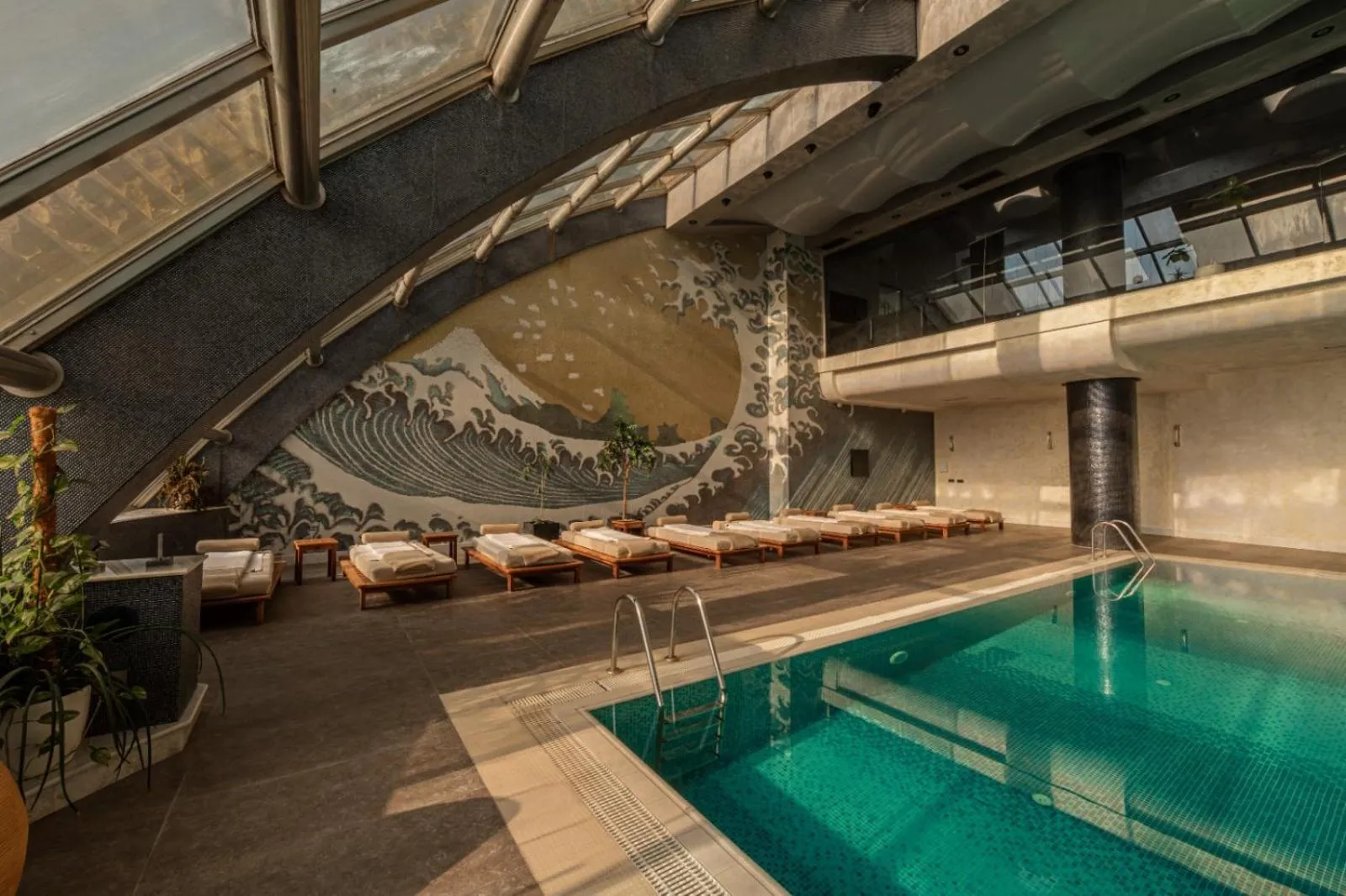 Swimming pool in Green City Hotel