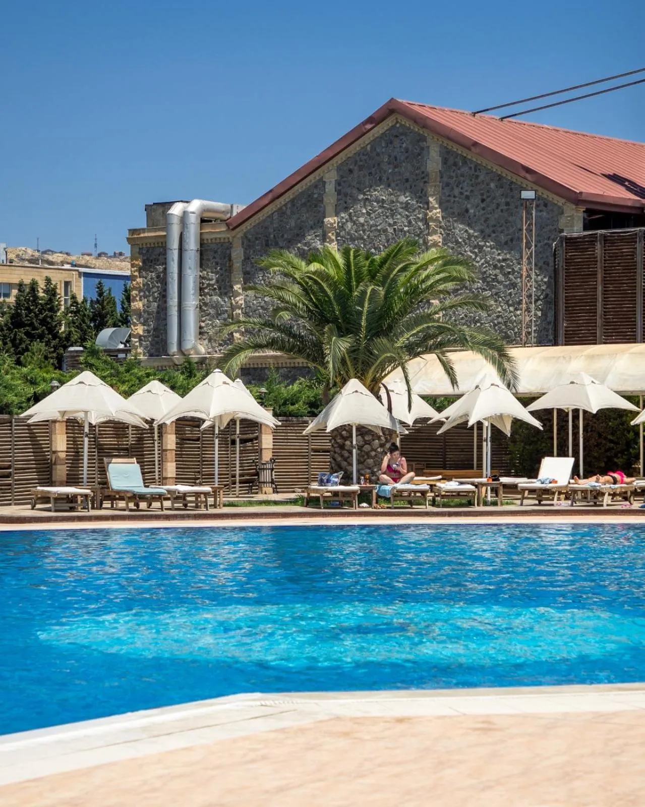 Swimming pool in Green City Hotel