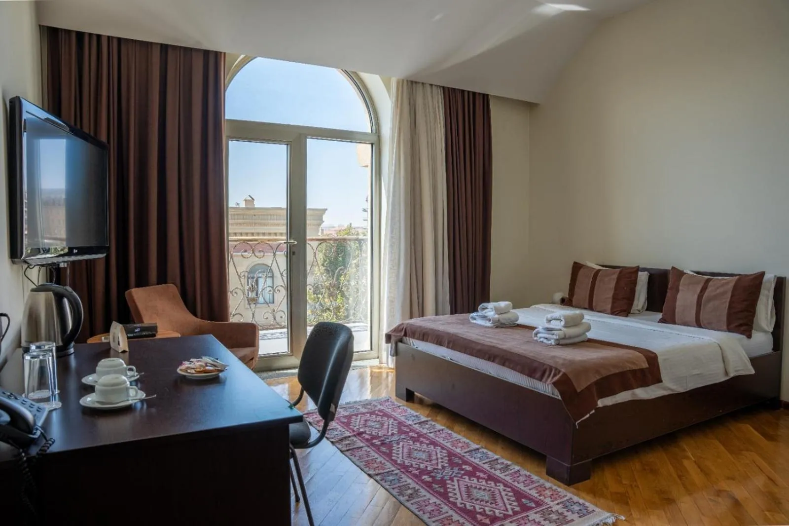 Photo of the whole room, Bed in Green City Hotel