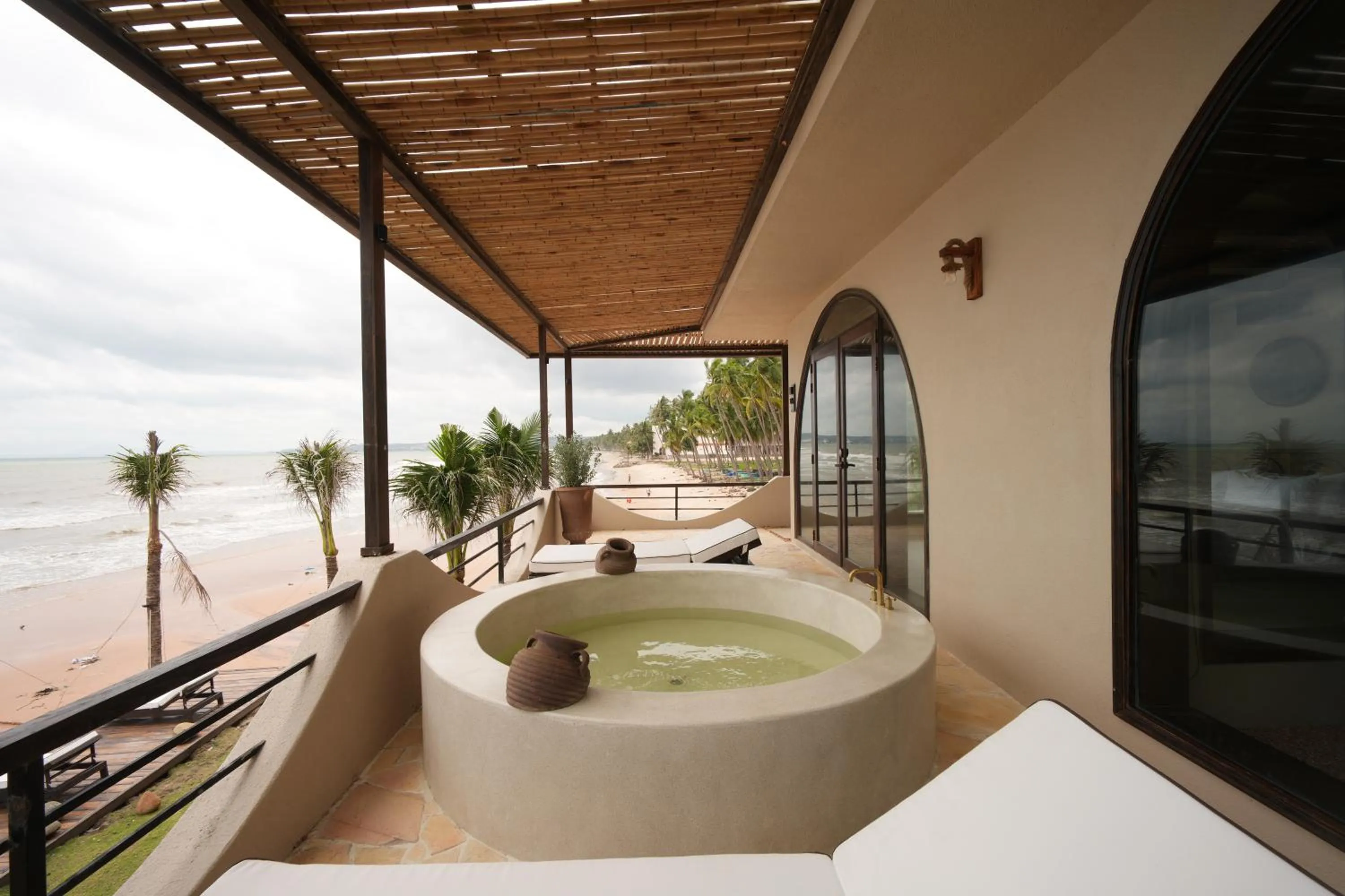 Bath in De' Tuva Resort Mui Ne