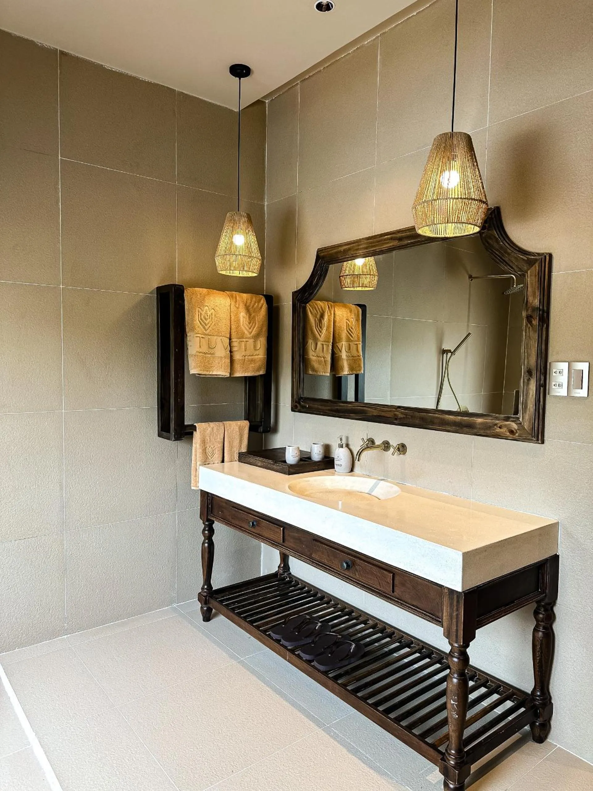 Shower in De' Tuva Resort Mui Ne