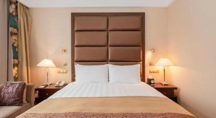 Bed in Sichuan Jinjiang Hotel