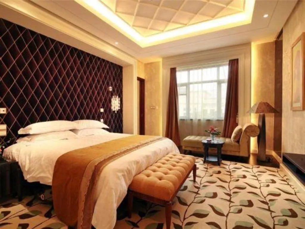 Bed in Sichuan Jinjiang Hotel