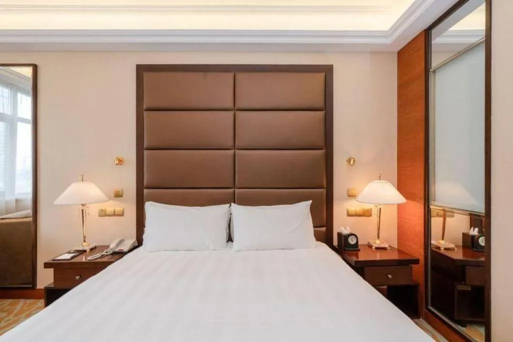 Bed in Sichuan Jinjiang Hotel