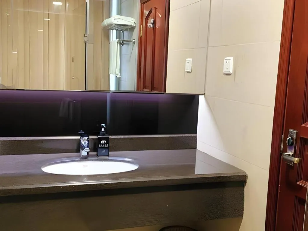 Shenzhen Hongfeng Hotel (Luohu Branch)