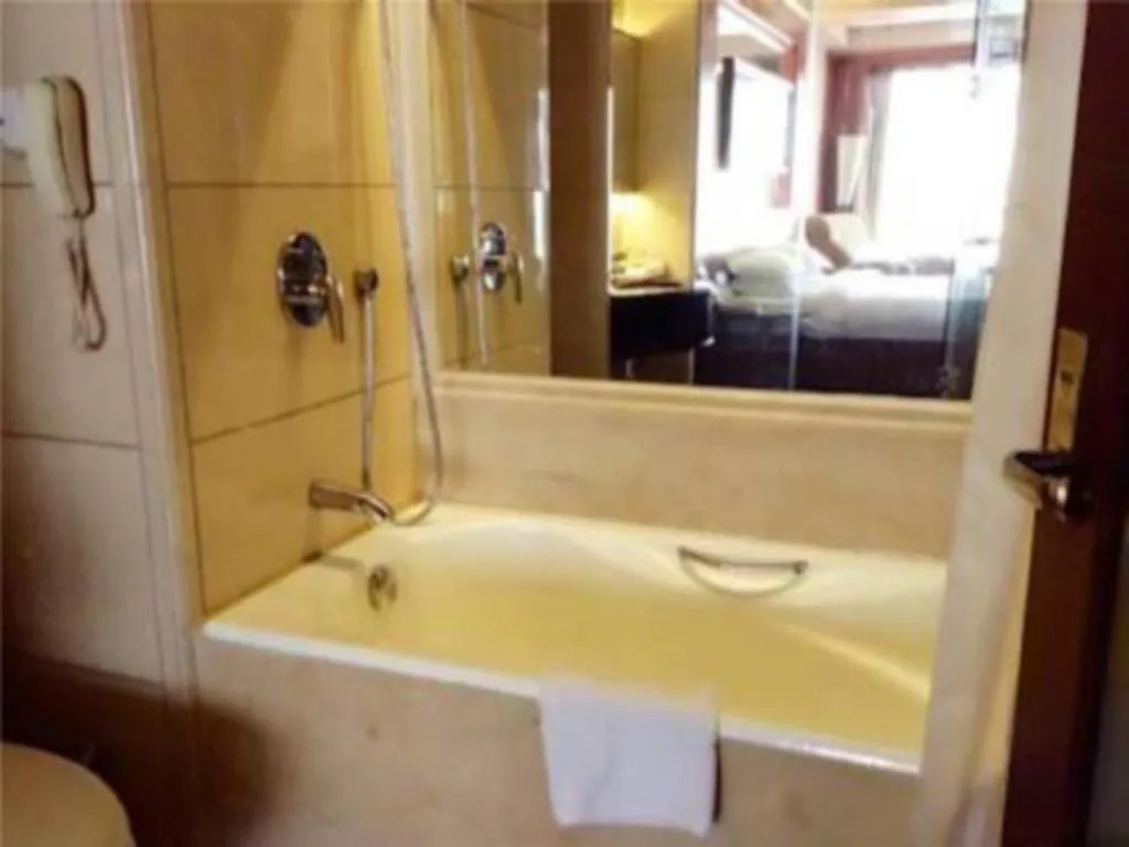 Shenzhen Hongfeng Hotel (Luohu Branch)