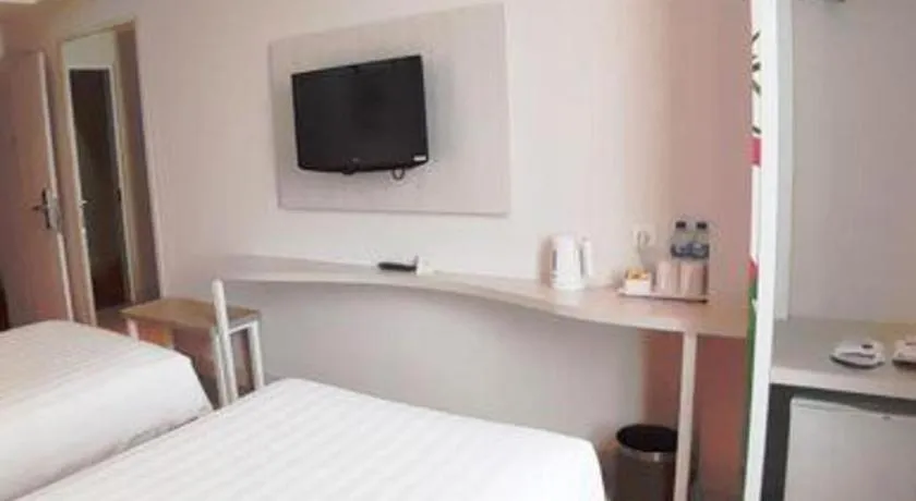 Bed in PARK HOTEL Cawang Jakarta