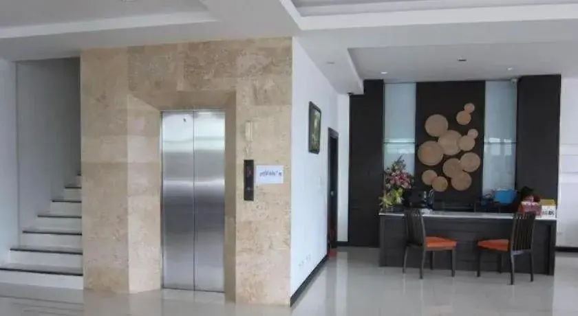 The White Pearl Hotel The White Pearl Hotel