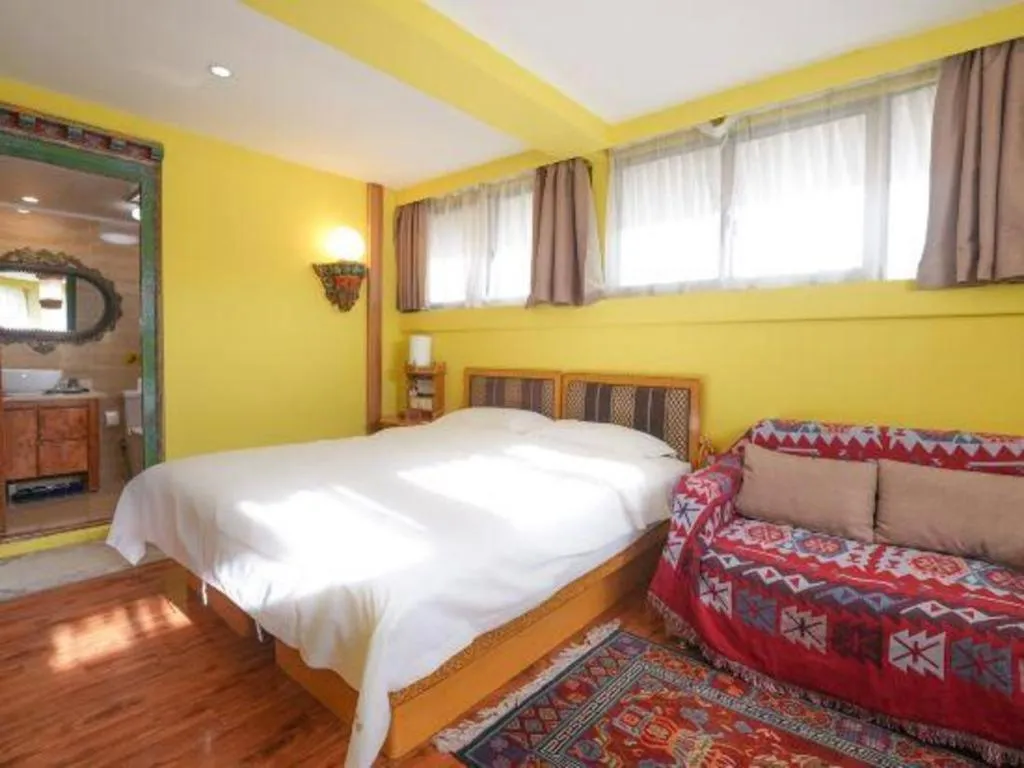 Bed in Tashitakge Hotel