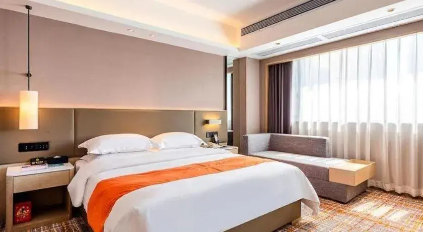 Bed in Overseas Chinese Hotel Bed in Overseas Chinese Hotel