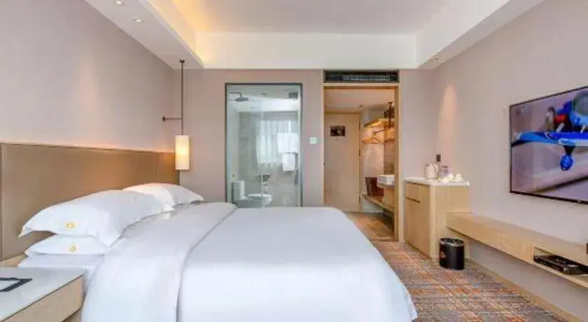 Bed in Overseas Chinese Hotel Bed in Overseas Chinese Hotel