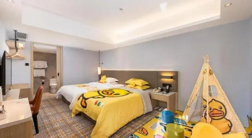 Bed in Overseas Chinese Hotel Bed in Overseas Chinese Hotel