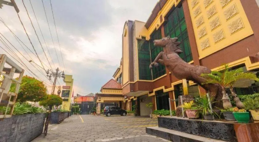 Larisae Setia Kawan Hotel