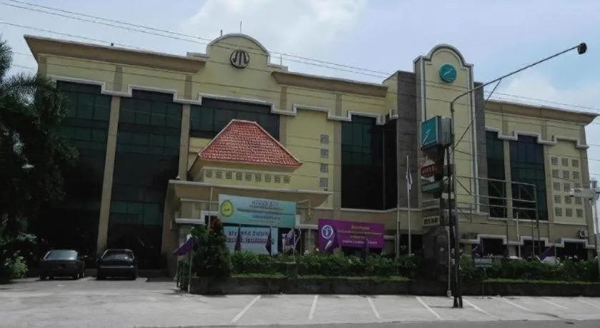 Larisae Setia Kawan Hotel