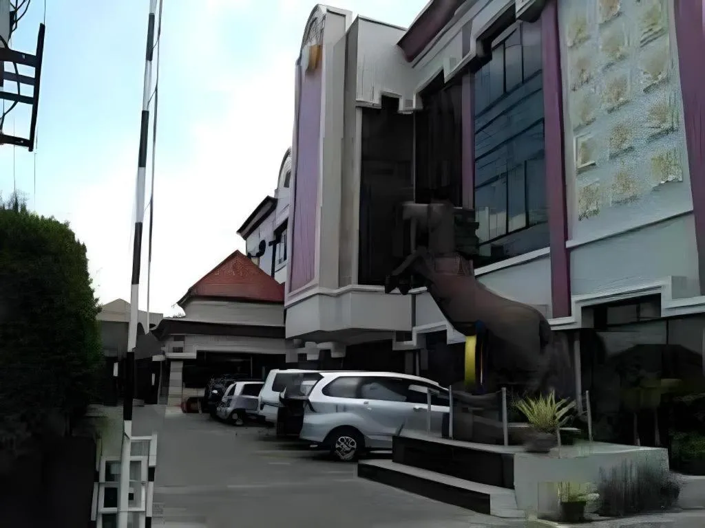 Larisae Setia Kawan Hotel