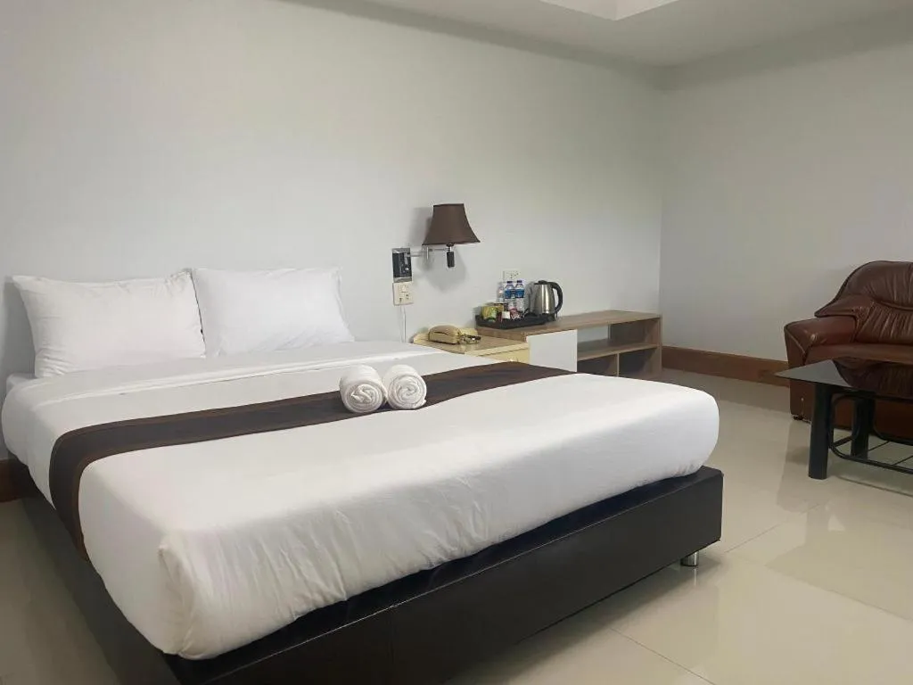 Bed in Rimnam Hotel Suk Sawat 70