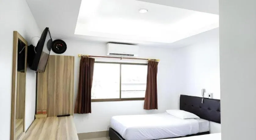 Bed in Rimnam Hotel Suk Sawat 70