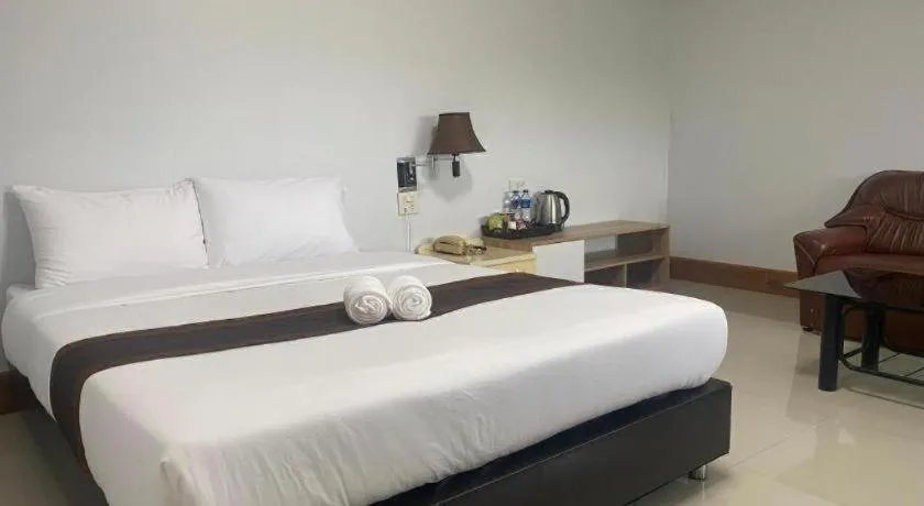 Bed in Rimnam Hotel Suk Sawat 70