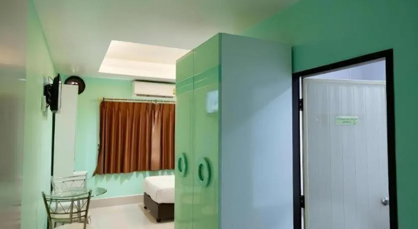 Bed in Rimnam Hotel Suk Sawat 70