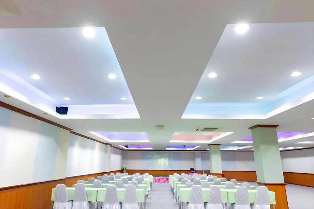 Rimnam Hotel Suk Sawat 70