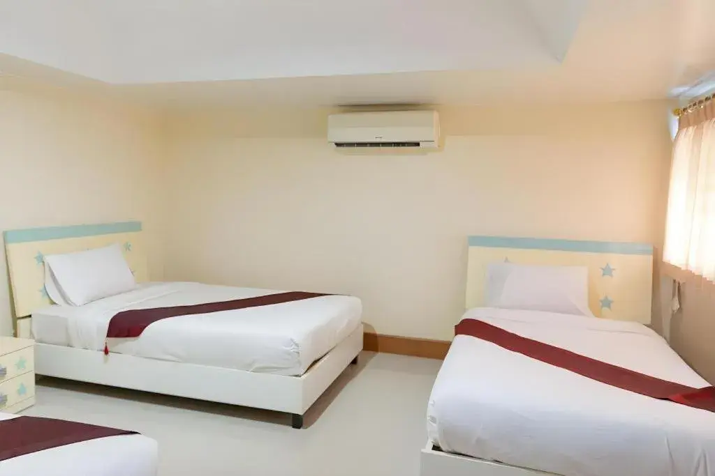 Bed in Rimnam Hotel Suk Sawat 70 Bed in Rimnam Hotel Suk Sawat 70