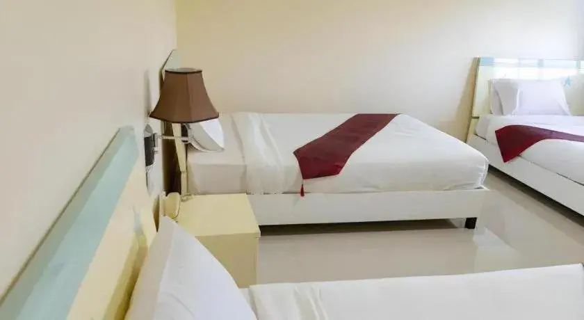 Bed in Rimnam Hotel Suk Sawat 70 Bed in Rimnam Hotel Suk Sawat 70