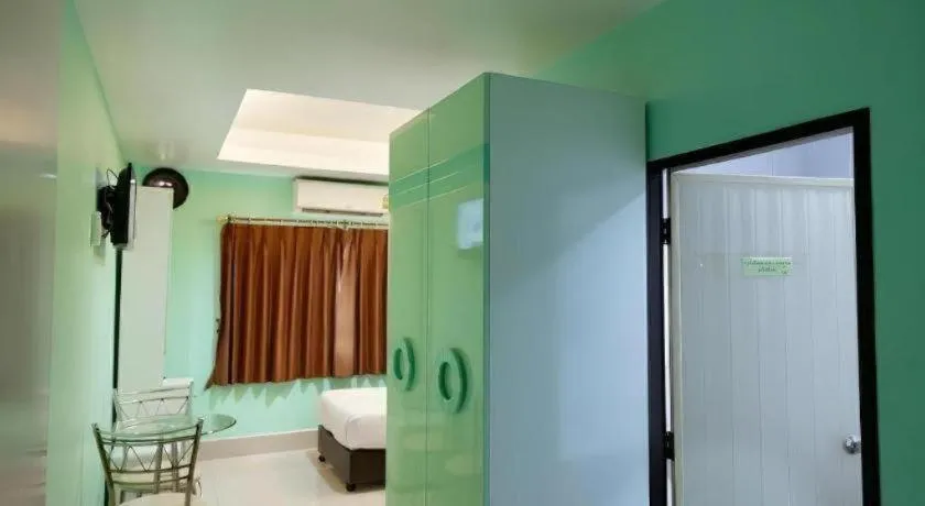 Bed in Rimnam Hotel Suk Sawat 70